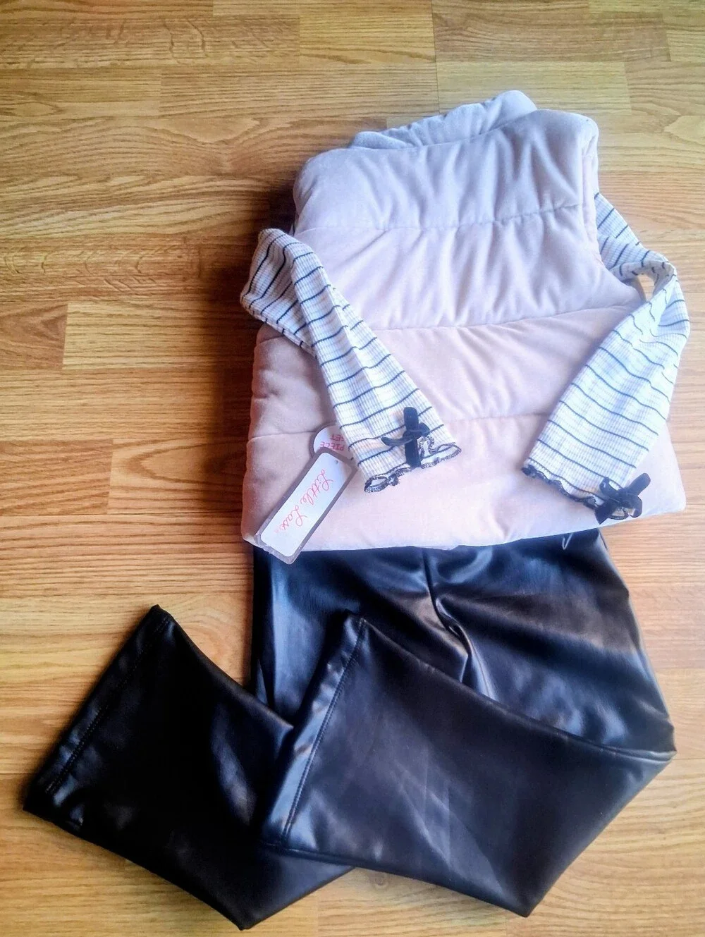 NWT  3 Piece  Faux Leather black Pants Top Puffy Vest With Sparkle Sz 4 5 6 - Picture 13 of 14